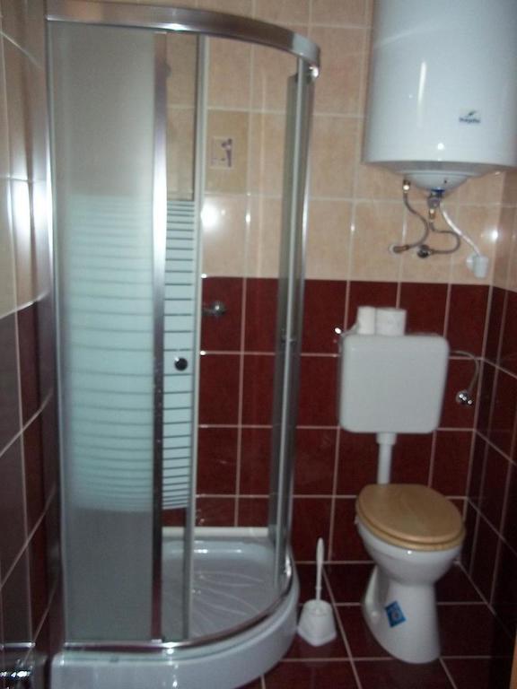Szikla Vendeghaz Hotel Istenmezeje Ruang foto